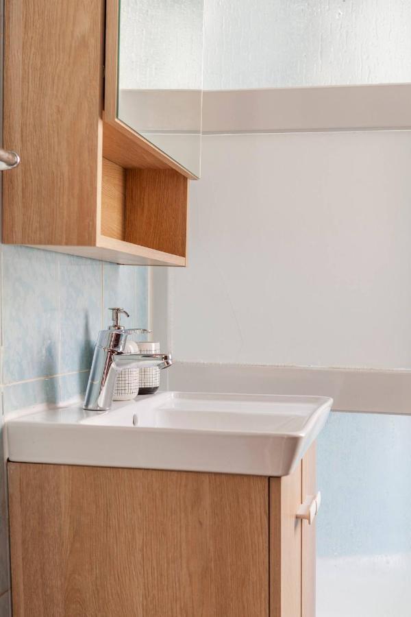 2 Bedroom Apartment For 4 People With Free Public Parking Lisboa Exterior foto